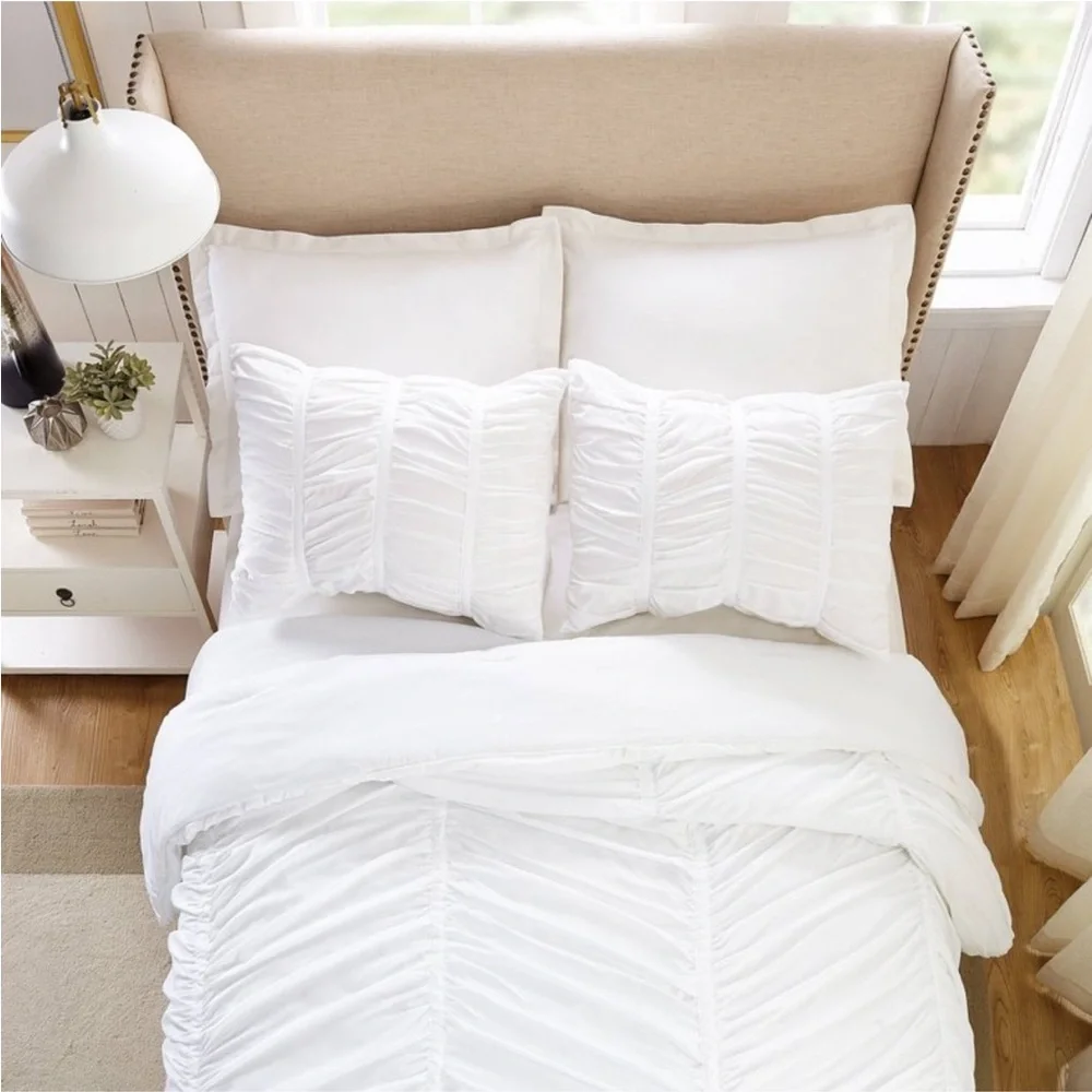 MODERN HEIRLOOM NWT ruched comforter set -white -twin